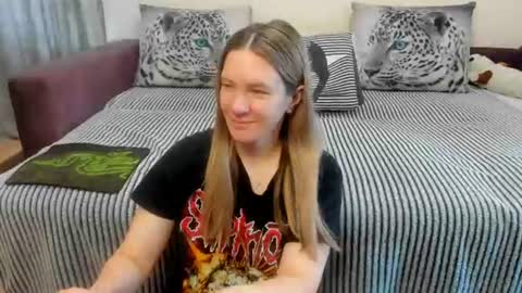 Snapshot of kendra_xx_ chatting on June 17, 11:49 pm Kendra online show from June 17, 11:49 pm