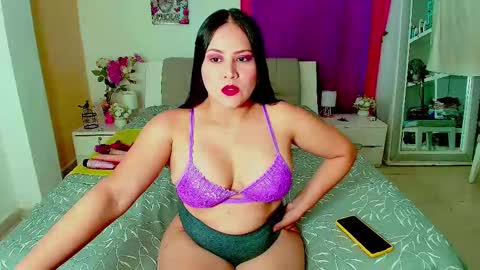 kendralove online show from October 19, 3:18 am