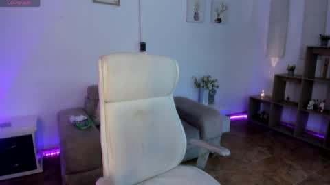 kendry_fox420_ online show from May 17, 6:26 pm