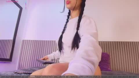 Snapshot of kenia_sweetie chatting on May 28, 11:18 am kenia_sweetie online show from May 28, 11:18 am