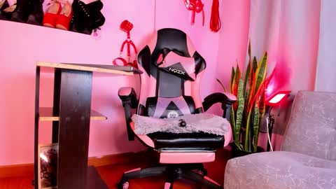 kenia_thompsom01 online show from March 15, 1:22 am