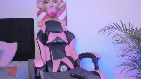  01  online show from October 13, 7:25 pm