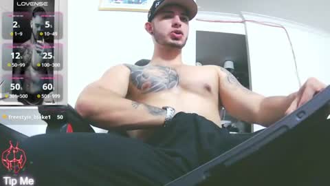Snapshot of kenn_blake1 chatting on June 22, 3:25 am blake online show from June 22, 3:25 am