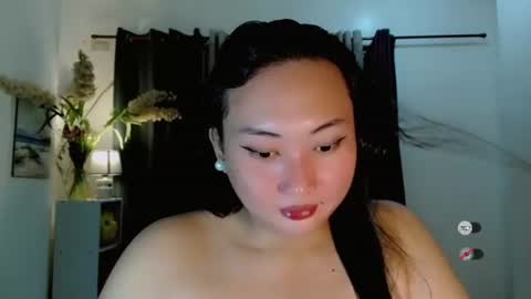 Snapshot of kennaxx69 chatting on November 21, 8:35 am kennaxx69 online show from November 21, 8:35 am