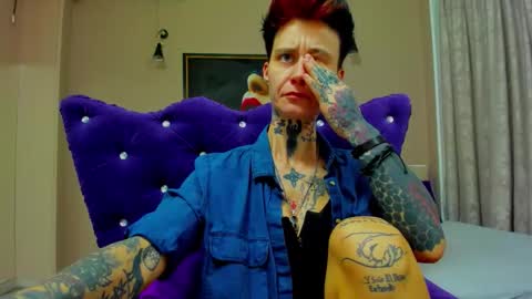 Snapshot of kennyandsellena chatting on December 16, 9:09 pm Sellena and Kenny online show from December 16, 9:09 pm