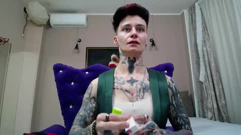 Snapshot of kennyvibe chatting on June 3, 11:57 am kennyvibe online show from June 3, 11:57 am