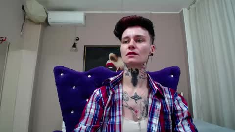 Snapshot of kennyvibe chatting on June 5, 12:22 pm kennyvibe online show from June 5, 12:22 pm