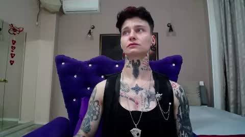 Snapshot of kennyvibe chatting on June 12, 12:04 pm kennyvibe online show from June 12, 12:04 pm