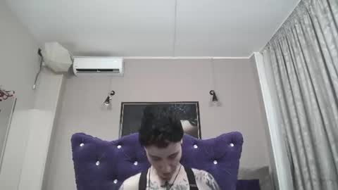 Snapshot of kennyvibe chatting on July 2, 2:34 pm kennyvibe online show from July 2, 2:34 pm