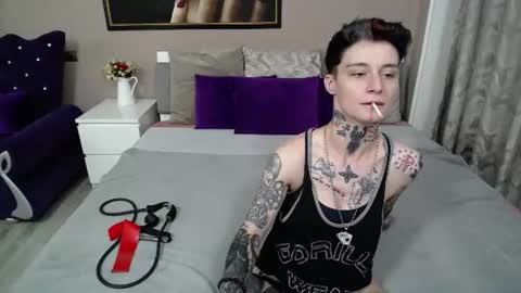 Snapshot of kennyvibe chatting on July 18, 12:09 pm kennyvibe online show from July 18, 12:09 pm