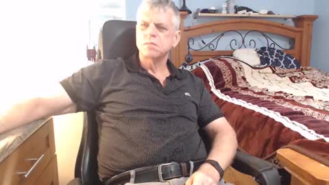 Snapshot of kent_ham chatting on March 1, 1:43 am kent_ham online show from March 1, 1:43 am