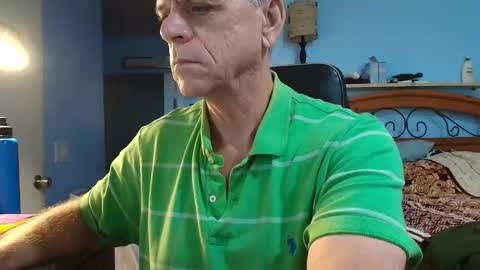 Snapshot of kent_ham chatting on October 17, 7:38 pm kent_ham online show from October 17, 7:38 pm