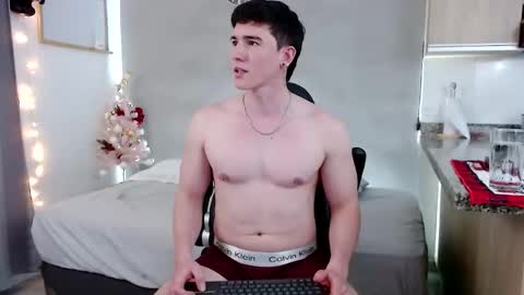 Santiago online show from December 15, 4:50 am