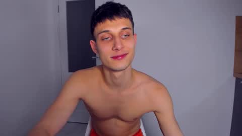 Snapshot of kenter_parker chatting on November 6, 8:43 pm Peter online show from November 6, 8:43 pm