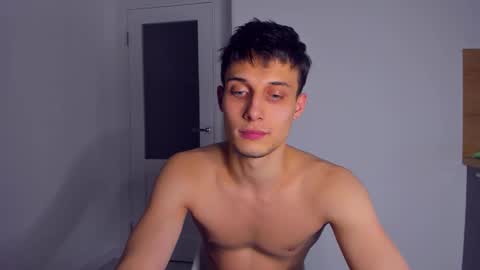 Snapshot of kenter_parker chatting on November 24, 9:03 pm Peter online show from November 24, 9:03 pm