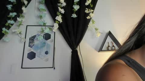 Snapshot of kentha_mitchellss chatting on May 15, 10:44 am KENTHA online show from May 15, 10:44 am