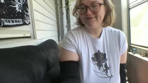 kenzibb online show from April 21, 2:45 pm