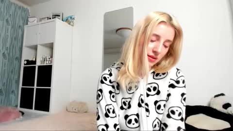 Kenzie online show from February 19, 5:49 am