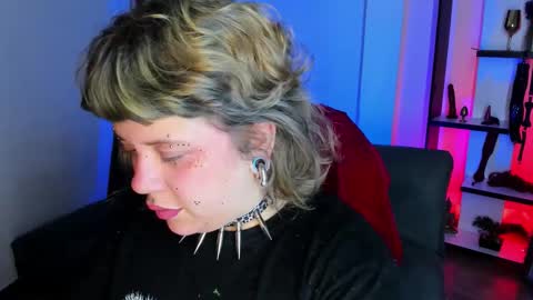 Kenzie online show from November 25, 5:07 am