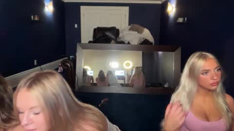 Snapshot of kenziesmithh chatting on October 8, 6:27 pm kenziesmithh online show from October 8, 6:27 pm