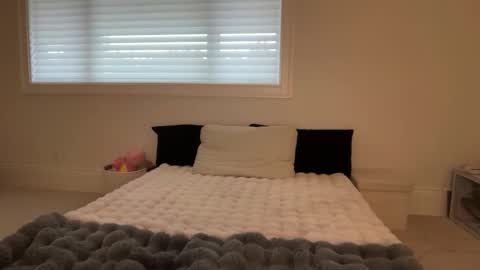 Snapshot of kenziesmithh chatting on December 3, 8:18 pm kenziesmithh online show from December 3, 8:18 pm