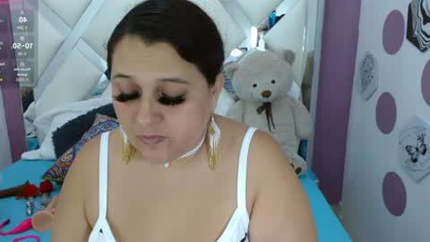 Snapshot of kerly_doll chatting on August 4, 11:57 am K E R L Y online show from August 4, 11:57 am