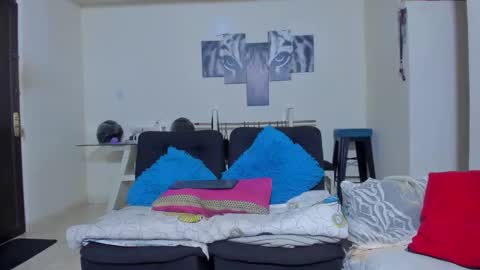 Snapshot of kerlysmith24 chatting on March 11, 11:27 am Kerlysmith24 online show from March 11, 11:27 am