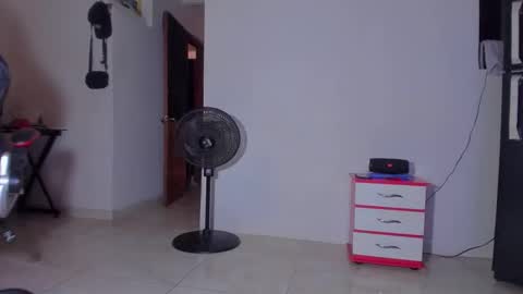 Kerlysmith24 online show from April 27, 5:22 pm