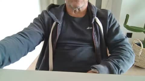 Anton online show from May 1, 9:36 am