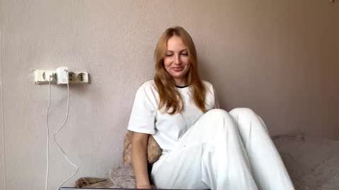 Elizabeth online show from November 12, 1:39 am