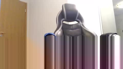 Snapshot of kert19 chatting on February 27, 6:18 am KerKER online show from February 27, 6:18 am