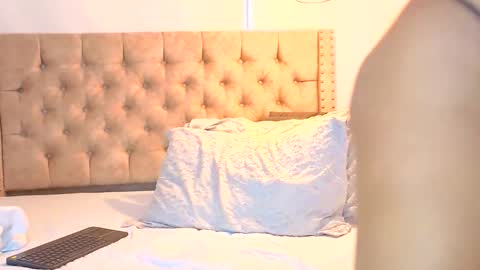 Kery Hillson online show from November 7, 1:55 pm