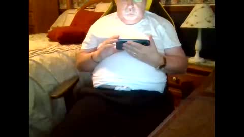 Snapshot of kes905 chatting on February 6, 1:54 pm kes905 online show from February 6, 1:54 pm