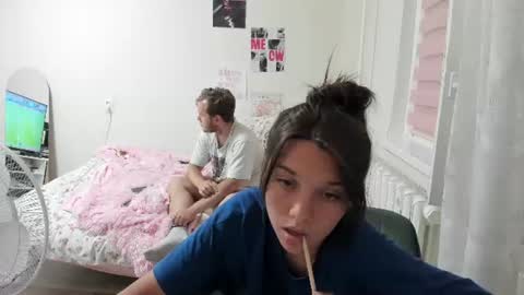 Snapshot of kesh_mne chatting on July 6, 7:16 pm kesh_mne online show from July 6, 7:16 pm
