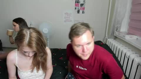 Snapshot of kesh_mne chatting on July 29, 10:19 pm kesh_mne online show from July 29, 10:19 pm