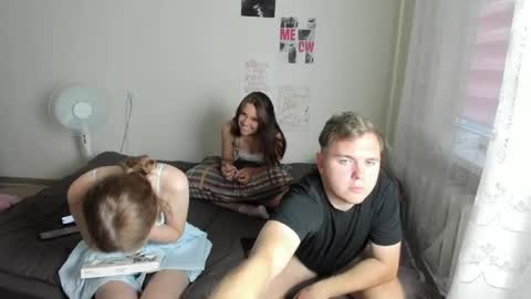 Snapshot of kesh_mne chatting on August 6, 4:20 pm kesh_mne online show from August 6, 4:20 pm