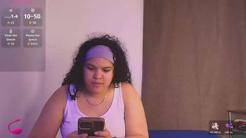 Snapshot of kesha_rosse_ chatting on May 25, 6:30 am KESHA online show from May 25, 6:30 am