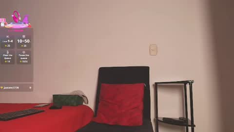 Snapshot of kesha_rosse_ chatting on June 12, 6:34 am KESHA online show from June 12, 6:34 am