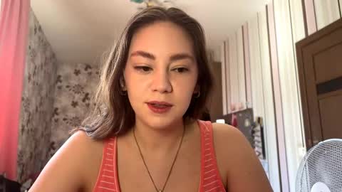 Snapshot of keshastremmel chatting on May 22, 7:37 am Ellie online show from May 22, 7:37 am