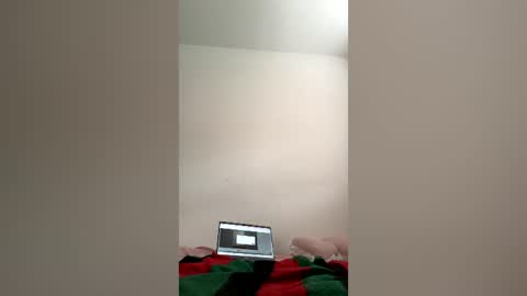 Snapshot of kessluvalll chatting on August 4, 10:18 am Koolme online show from August 4, 10:18 am