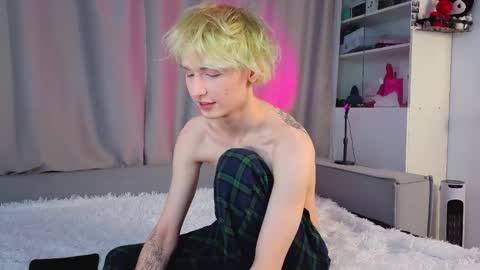 Kessy online show from December 17, 12:27 am