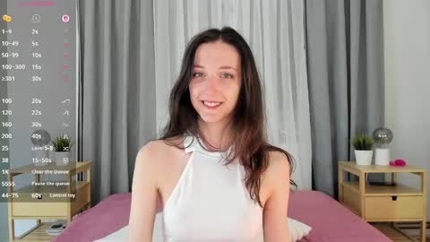 Snapshot of kettybelly chatting on May 23, 9:35 am kettyIm a simple girl who likes gifts Lovense is activeThere are legends that in this room all your wish can come true online show from May 23, 9:35 am