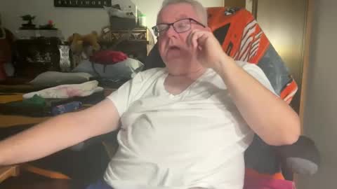 Snapshot of kev92569 chatting on December 20, 1:47 am kev92569 online show from December 20, 1:47 am