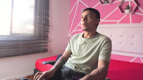   online show from December 4, 9:02 pm