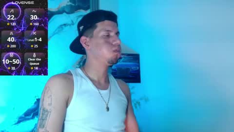 Snapshot of kevin__max_ chatting on May 29, 11:14 pm Kev online show from May 29, 11:14 pm