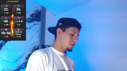 Snapshot of kevin__max_ chatting on June 29, 7:14 pm Kev online show from June 29, 7:14 pm
