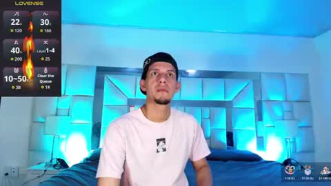 Snapshot of kevin__max_ chatting on July 24, 7:34 pm Kev online show from July 24, 7:34 pm
