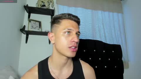 Snapshot of kevin_ahs1 chatting on May 26, 11:01 pm Kevin Ahs online show from May 26, 11:01 pm