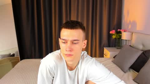 Snapshot of kevin_kess chatting on February 2, 6:04 am Ask me online show from February 2, 6:04 am