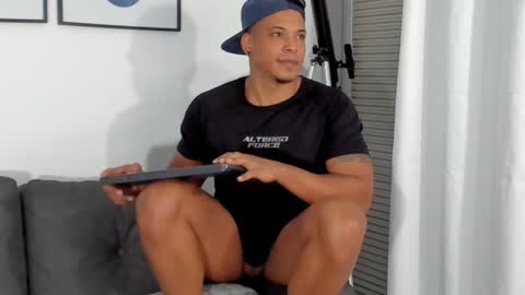 Kevin Lance online show from December 3, 5:31 am